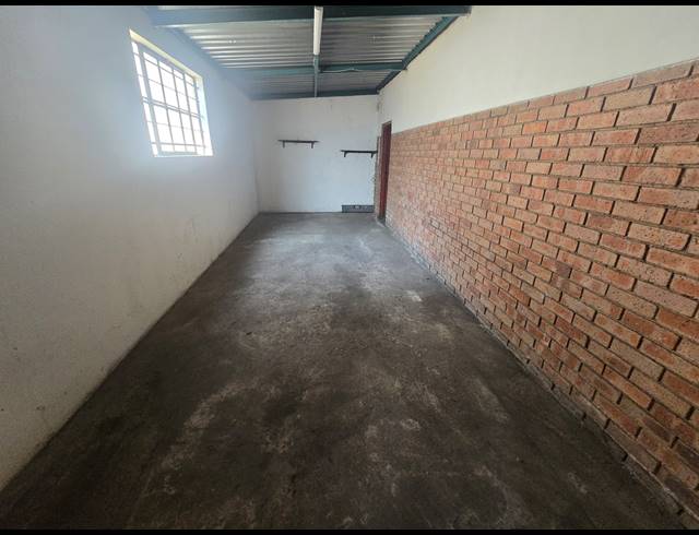 1,600M² WAREHOUSE TO LET IN ANDERBOLT